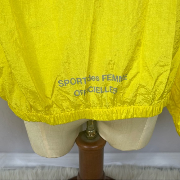Forever 21 Sport Windbreaker Sz M Yellow Hidden Hood Yellow Jackets - Picture 6 of 10